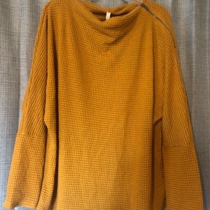 Mai Soli Sweater